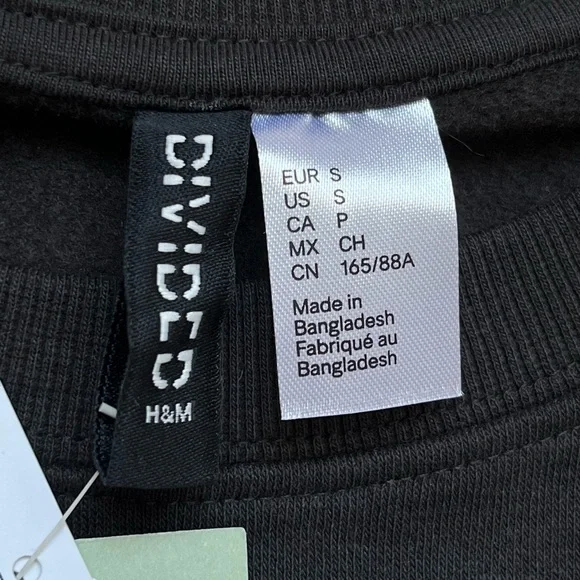 H&M DIVIDED Crew Neck - Picture 2 of 3